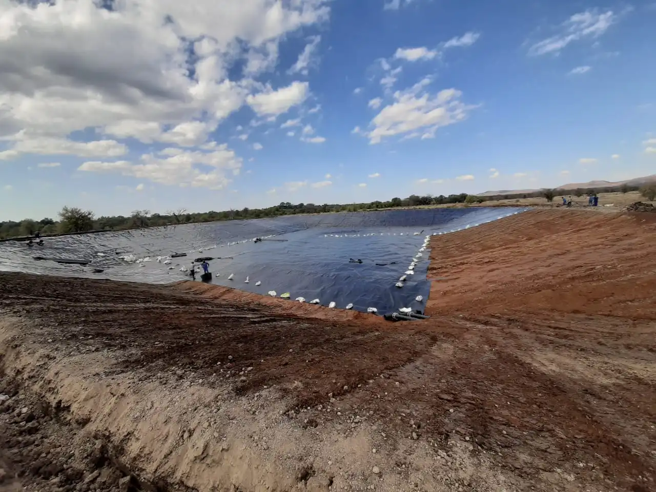 HDPE dam lining covering approximately 8,230 m² in Villiersdorp, Western Cape